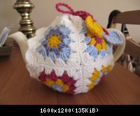 Чехол на чайник из бабушкиных квадратов